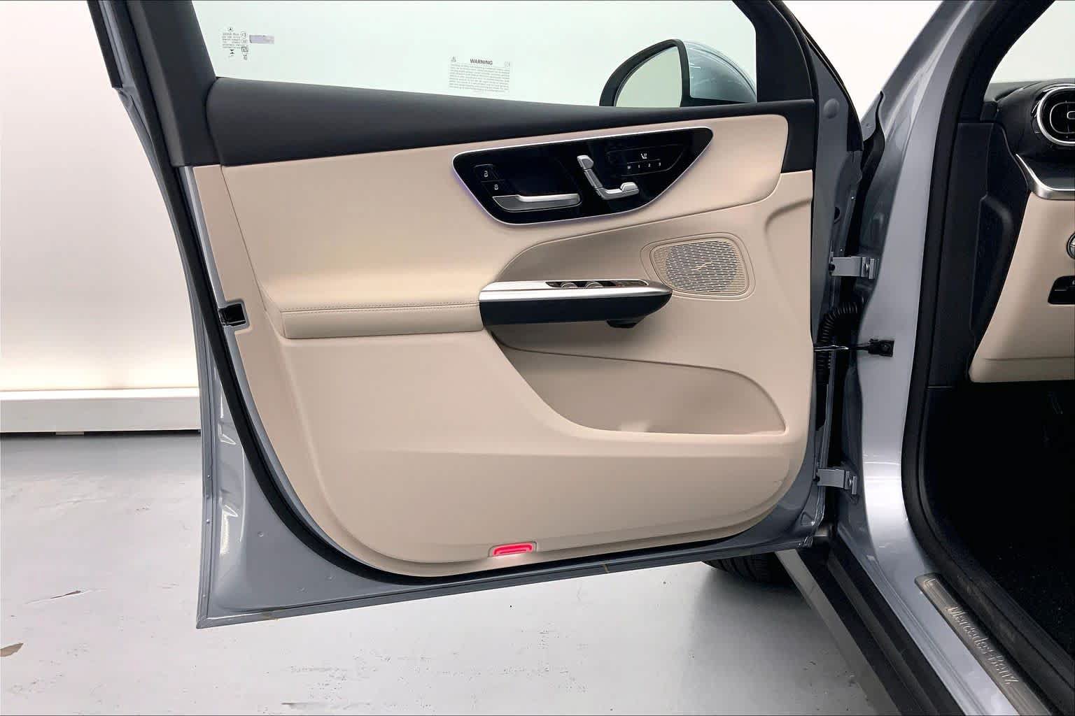 Used 2026 Mercedes-Benz GLC 300 image 19