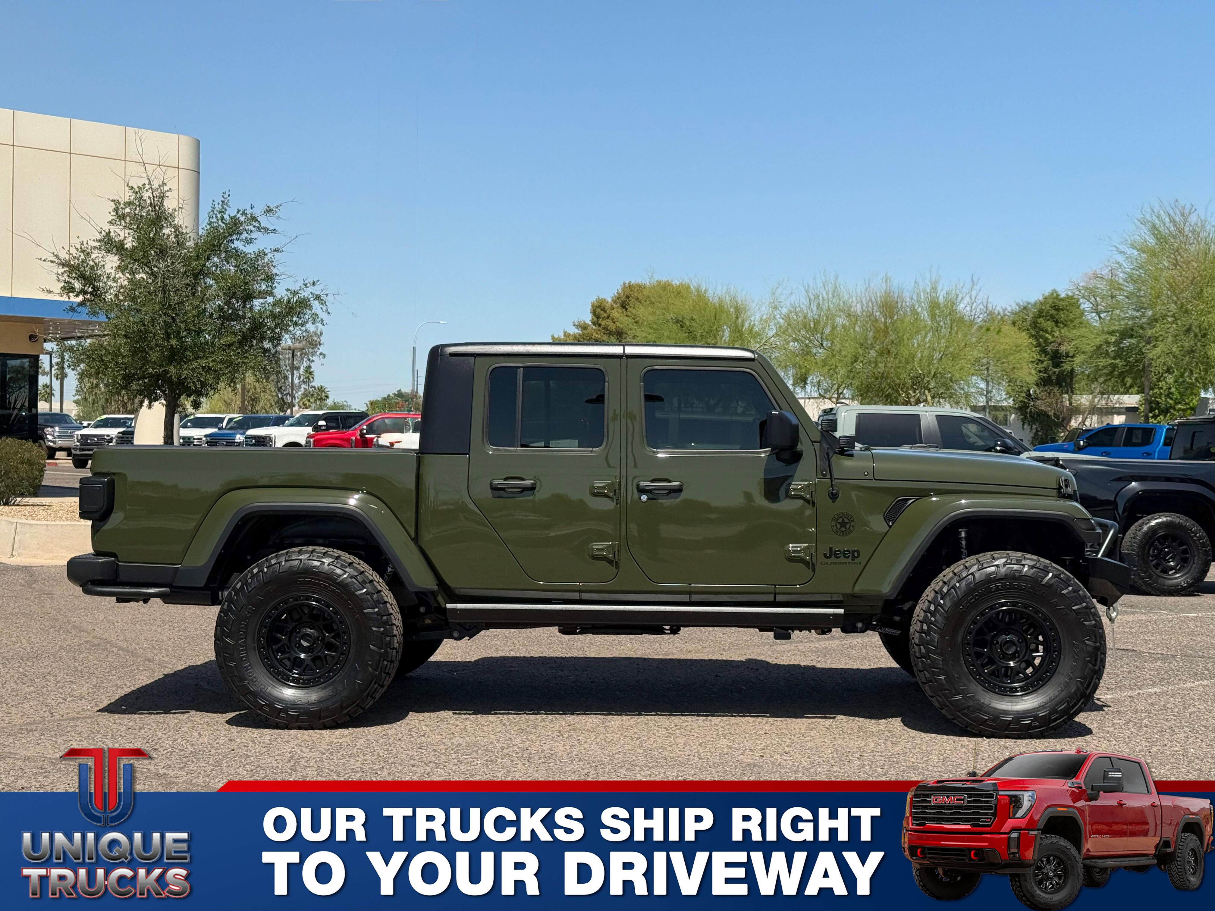 Used 2021 Jeep Gladiator Willys AWD/4WD image 5