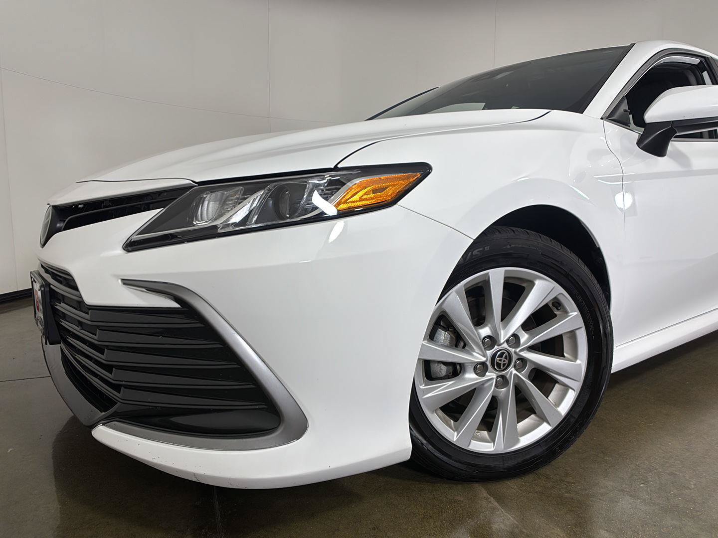 Used 2024 Toyota Camry LE FWD image 5