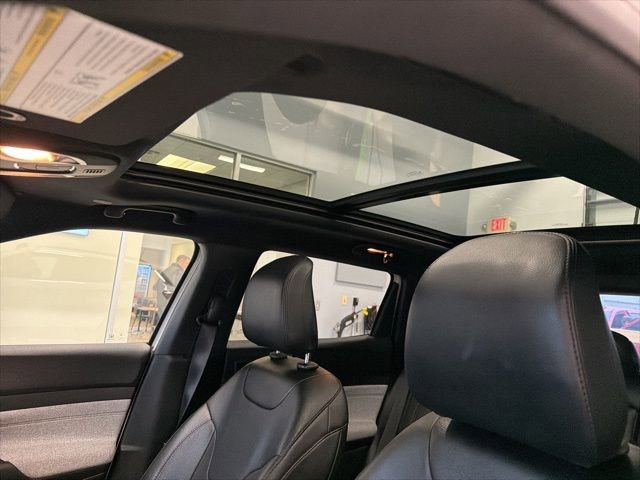 Used 2023 Jeep Compass Latitude w/ Sun and Sound Group image 2