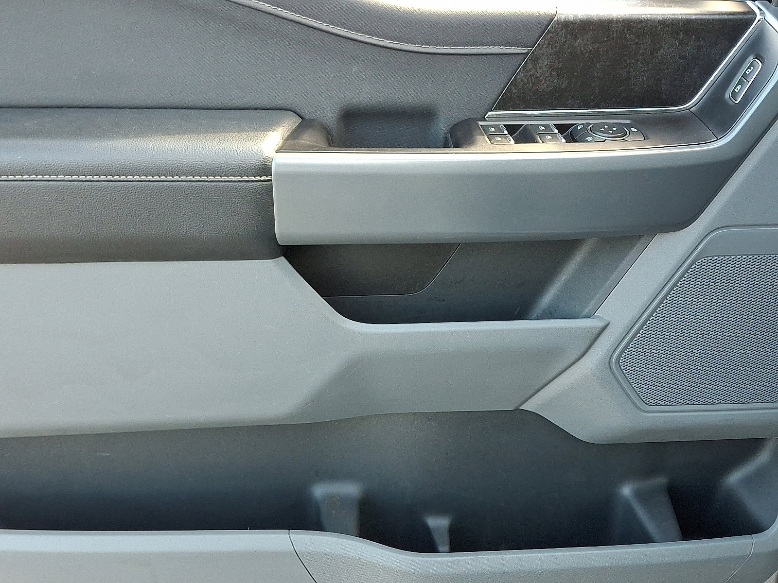 Used 2022 Ford F150 XLT w/ Equipment Group 301A Mid image 12