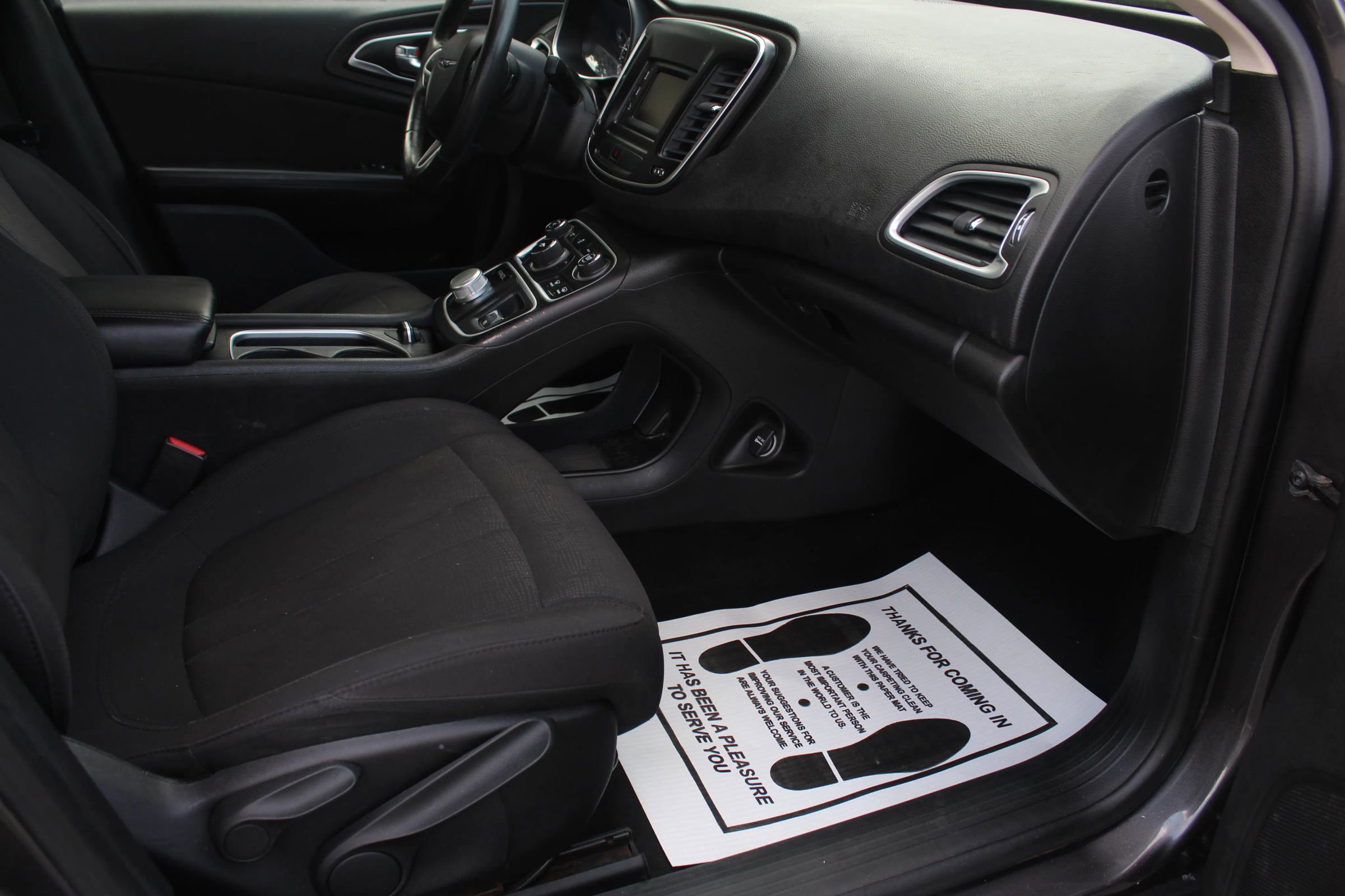 Used 2015 Chrysler 200 Limited w/ Convenience Group image 17