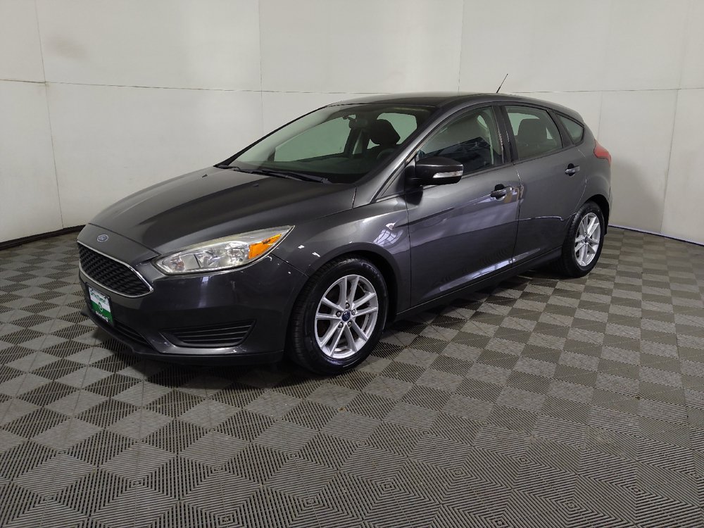 Used 2017 Ford Focus SE FWD image 2