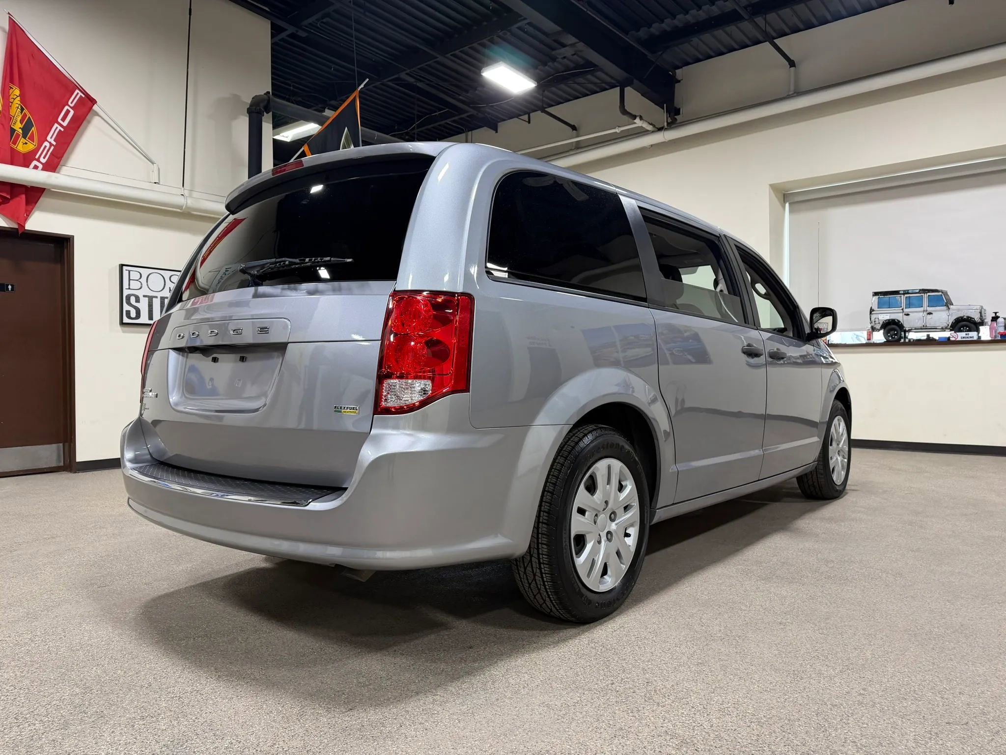 Used 2019 Dodge Grand Caravan SE image 9