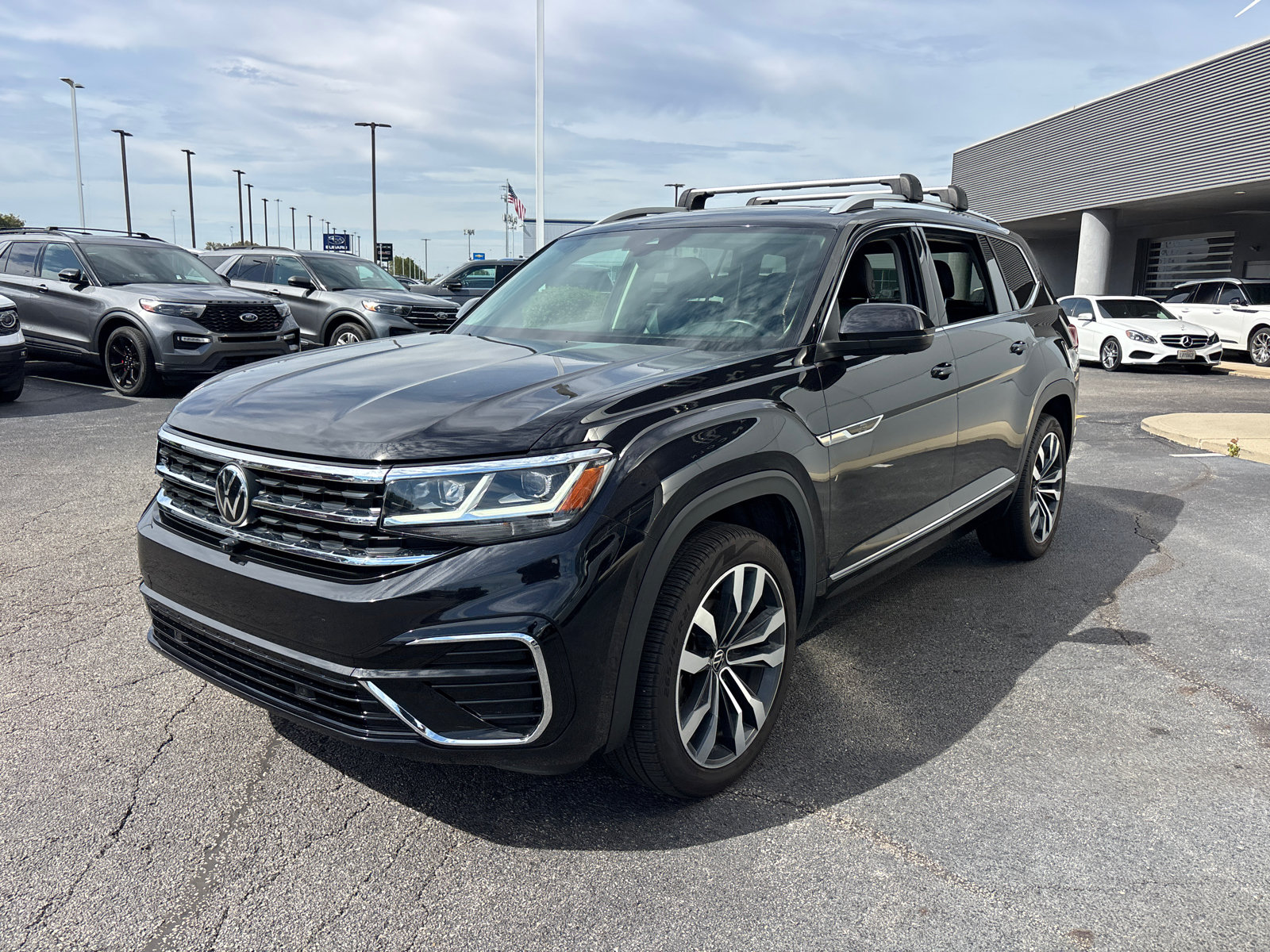 Used 2022 Volkswagen Atlas SEL Premium AWD/4WD image 3