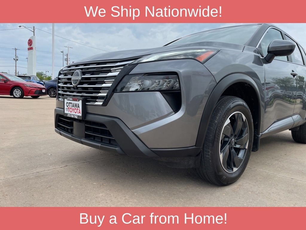 Used 2025 Nissan Rogue SV AWD/4WD image 14