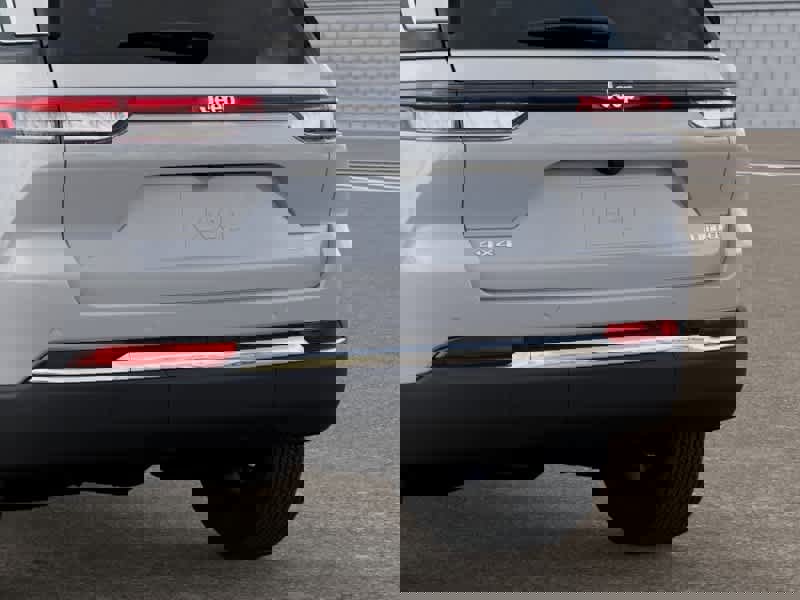 New 2025 Jeep Grand Cherokee Limited image 13