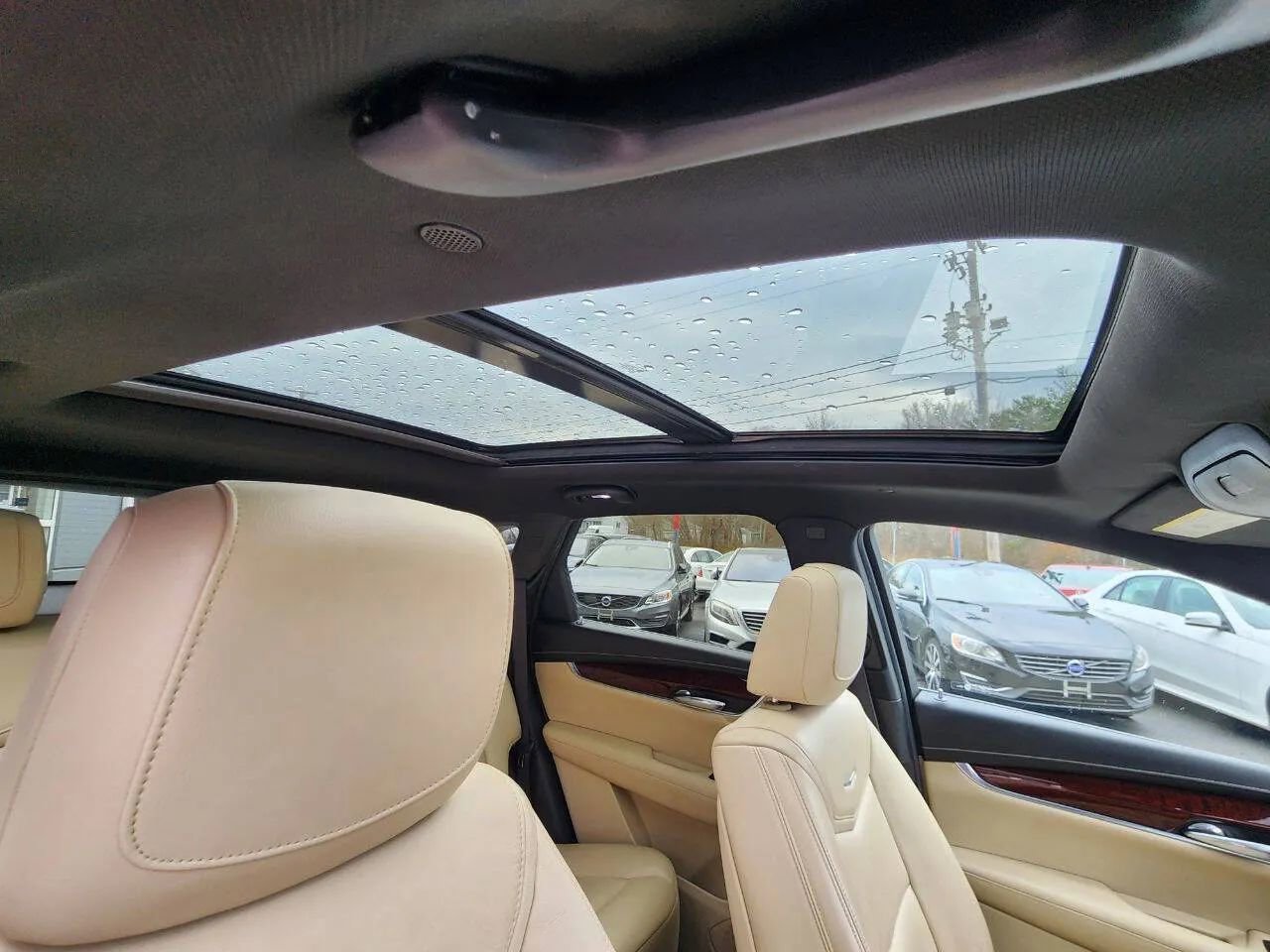 Used 2017 Cadillac XT5 Luxury w/ Driver Awareness Package image 17