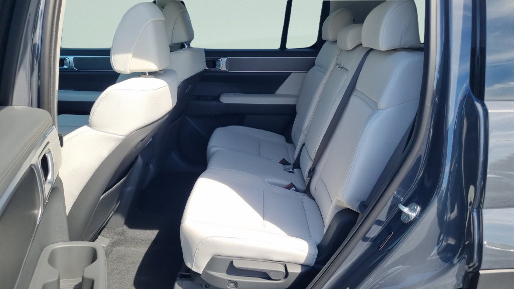 New 2026 Hyundai Santa Fe SE FWD image 10