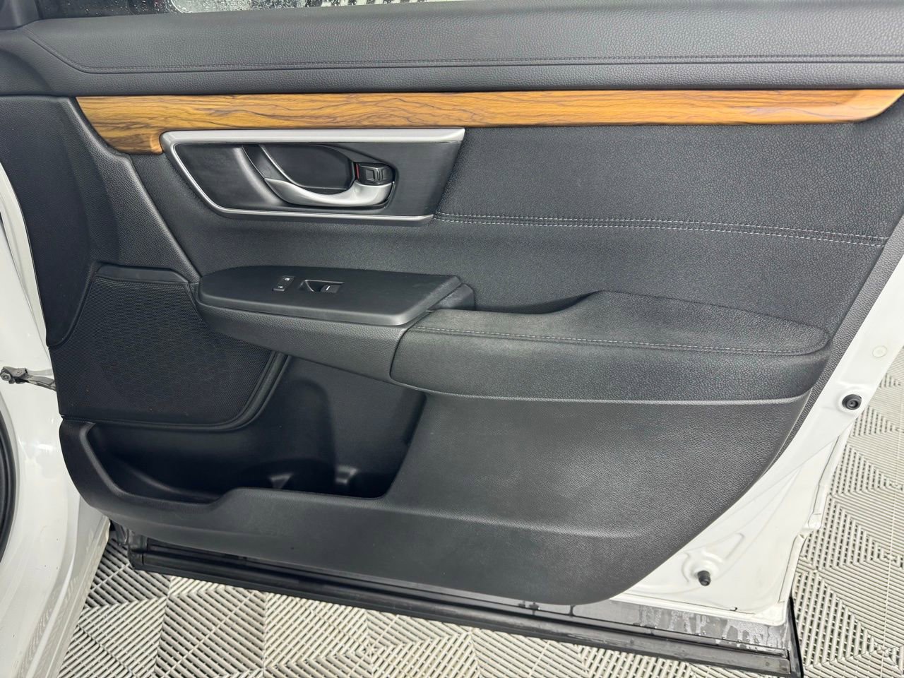 Used 2019 Honda CR-V EX image 32