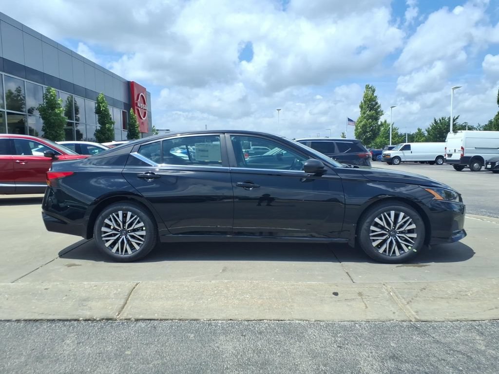 New 2026 Nissan Altima 2.5 SV FWD image 8