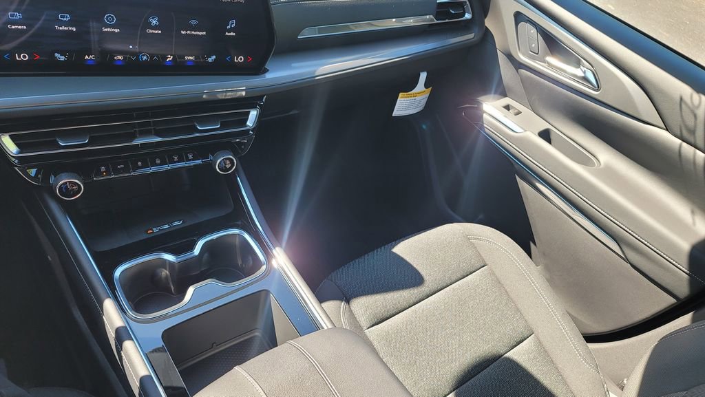 New 2026 Chevrolet Traverse LT w/ LPO, Floor Liner Package image 23
