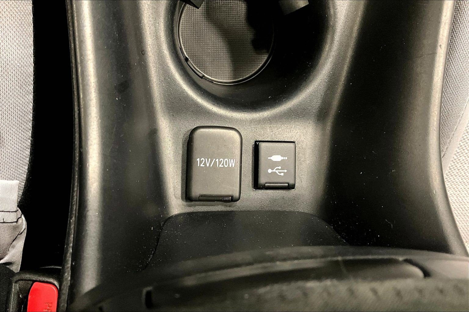 Used 2020 Toyota Prius LE image 16