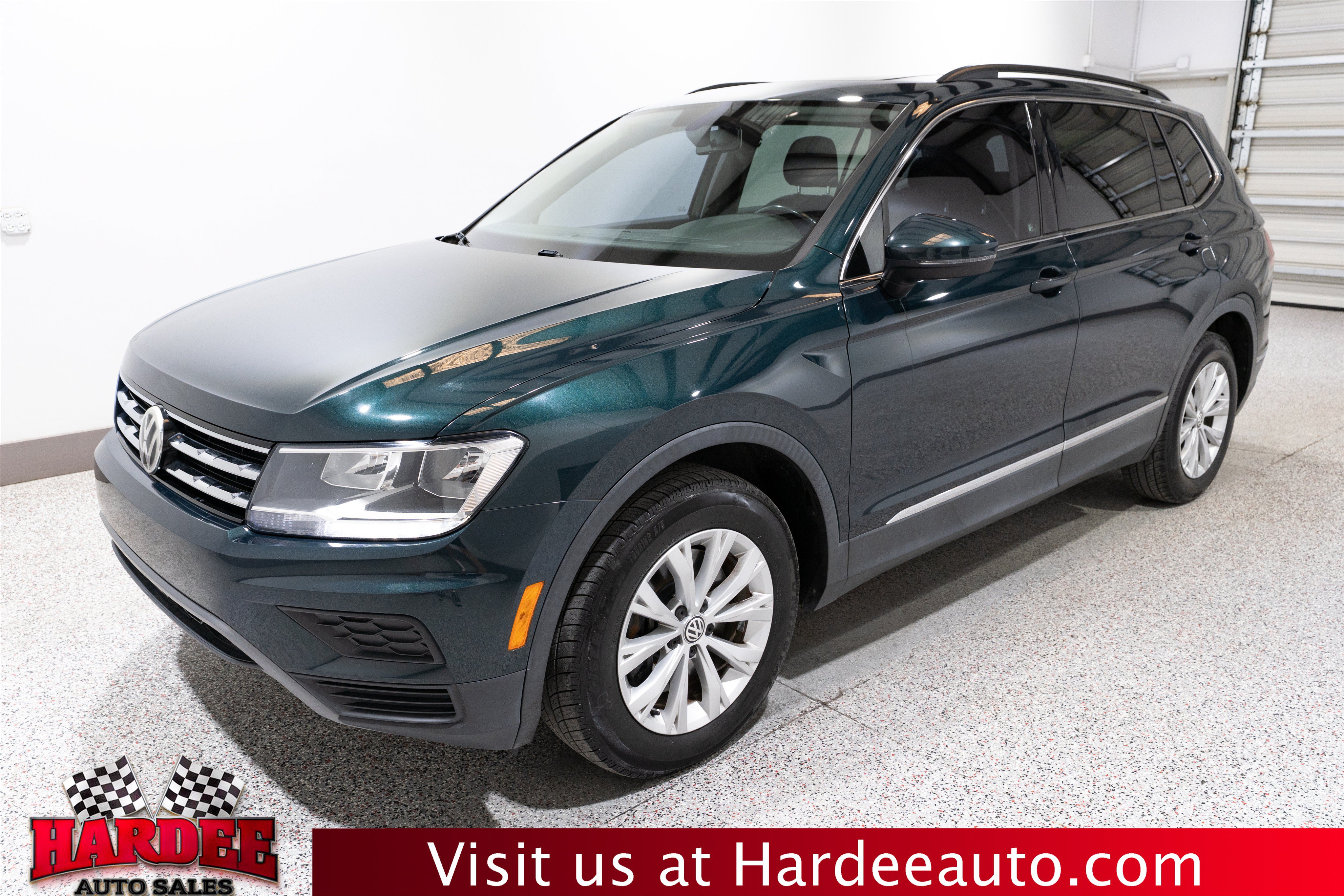 Used 2018 Volkswagen Tiguan SE w/ Panoramic Sunroof Package FWD video 2