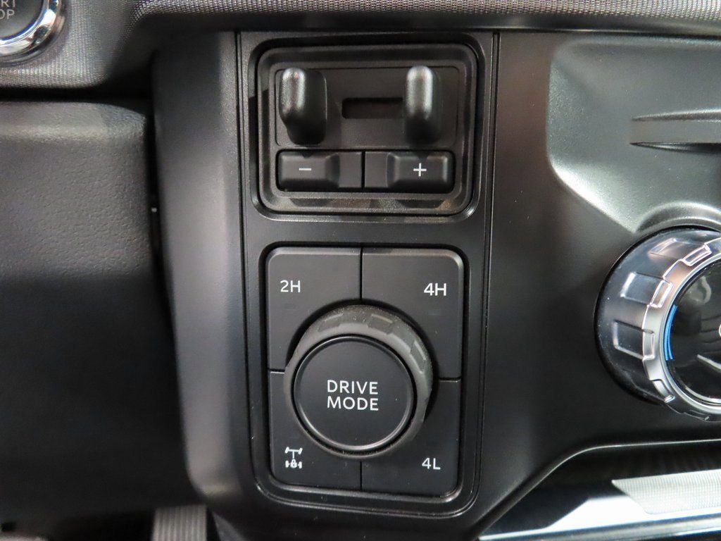 Used 2025 Ford F250 Platinum w/ FX4 Off-Road Package AWD/4WD image 68