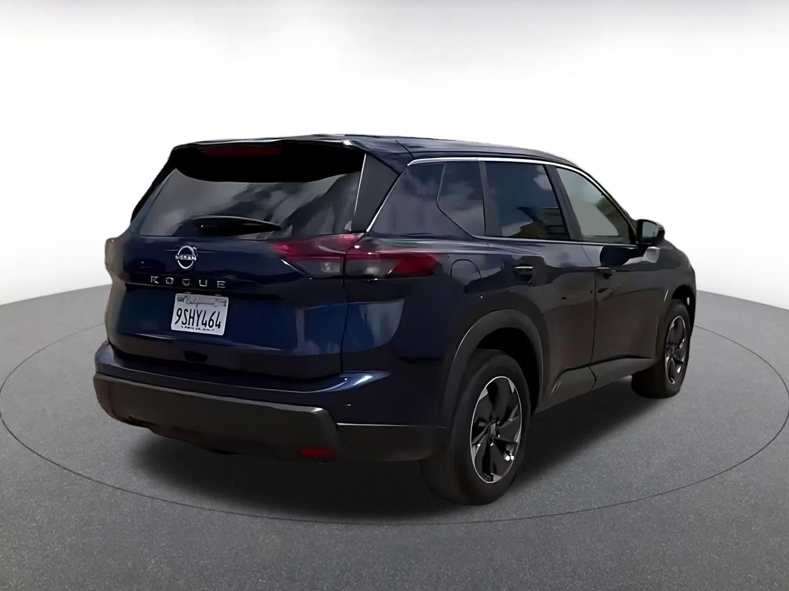 Used 2025 Nissan Rogue SV FWD image 14