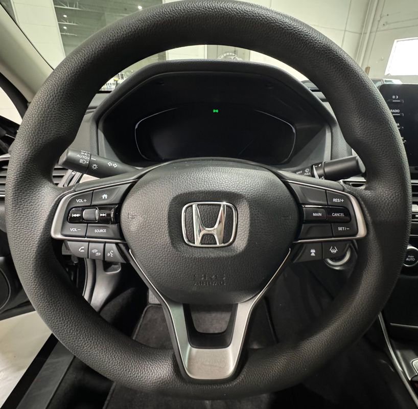 Used 2018 Honda Accord LX image 11