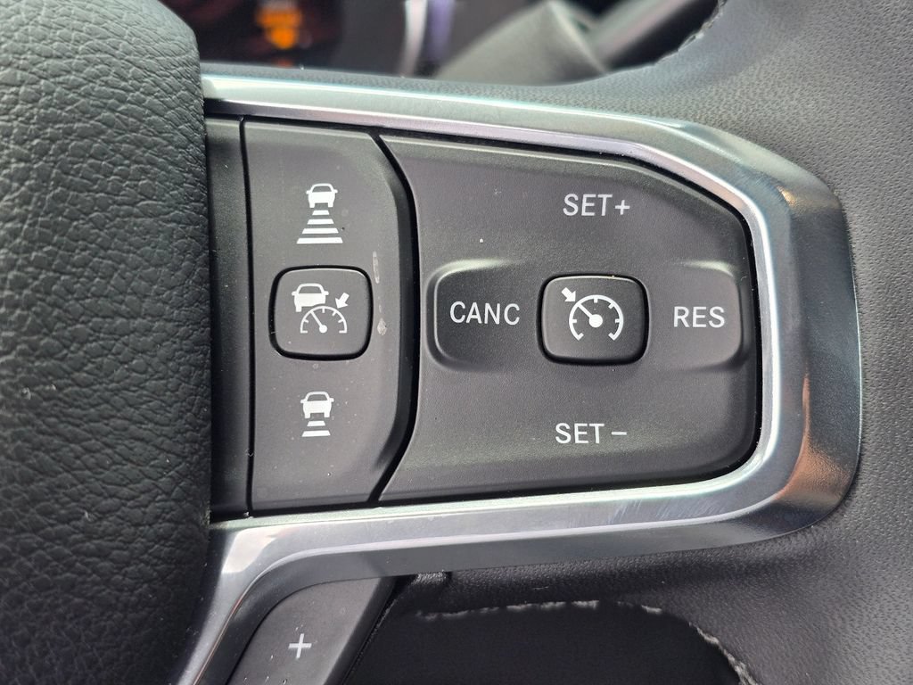 Used 2025 RAM 3500 Laramie AWD/4WD image 23
