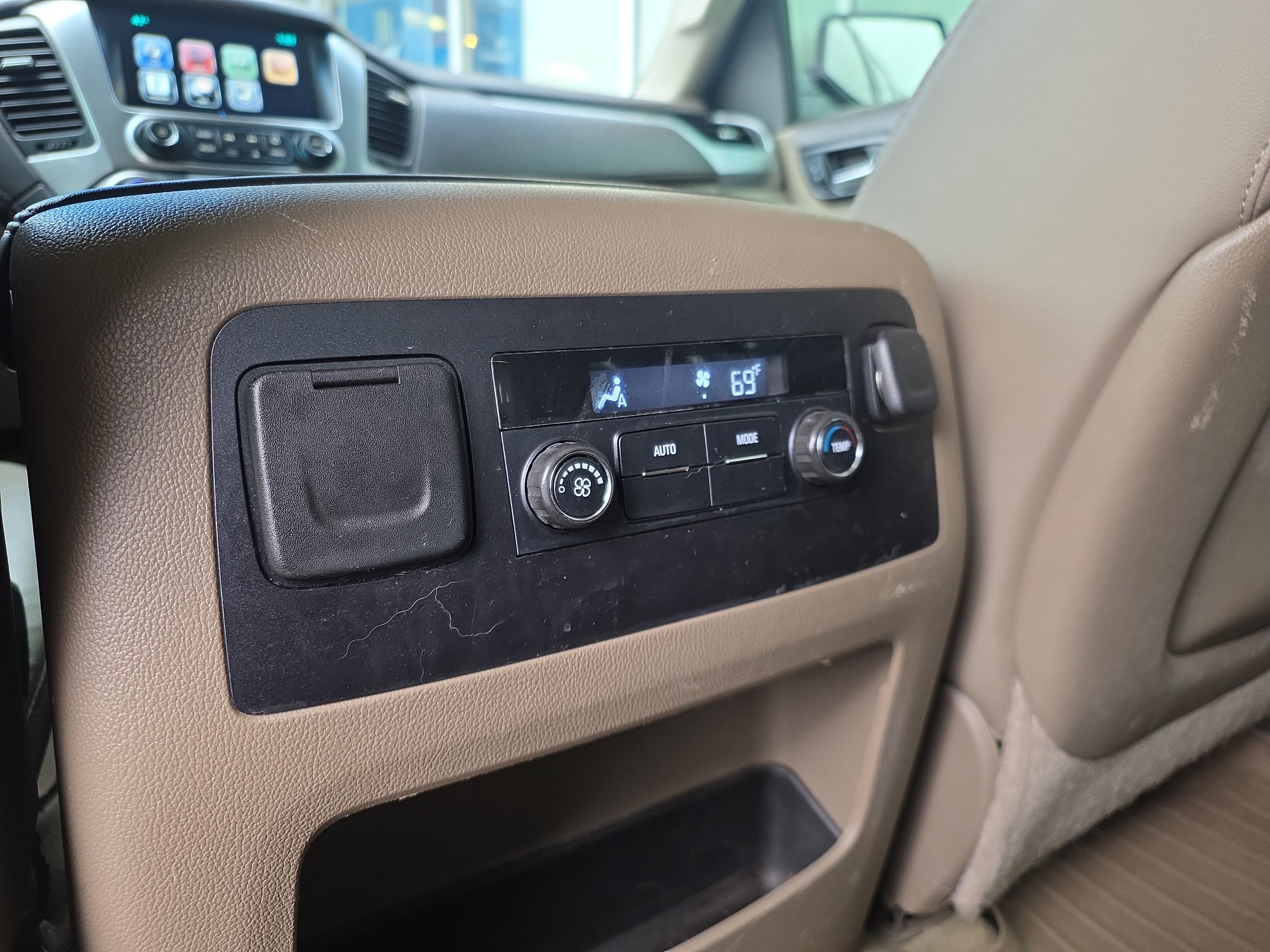 Used 2015 Chevrolet Tahoe LT image 30