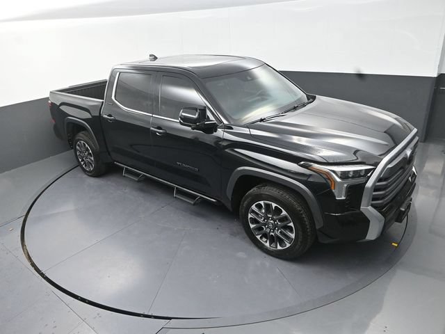 Used 2025 Toyota Tundra Limited AWD/4WD image 12