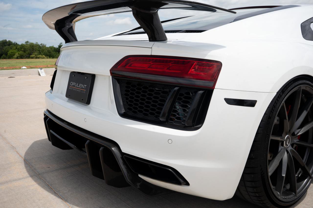 Used 2018 Audi R8 V10 RWD image 15