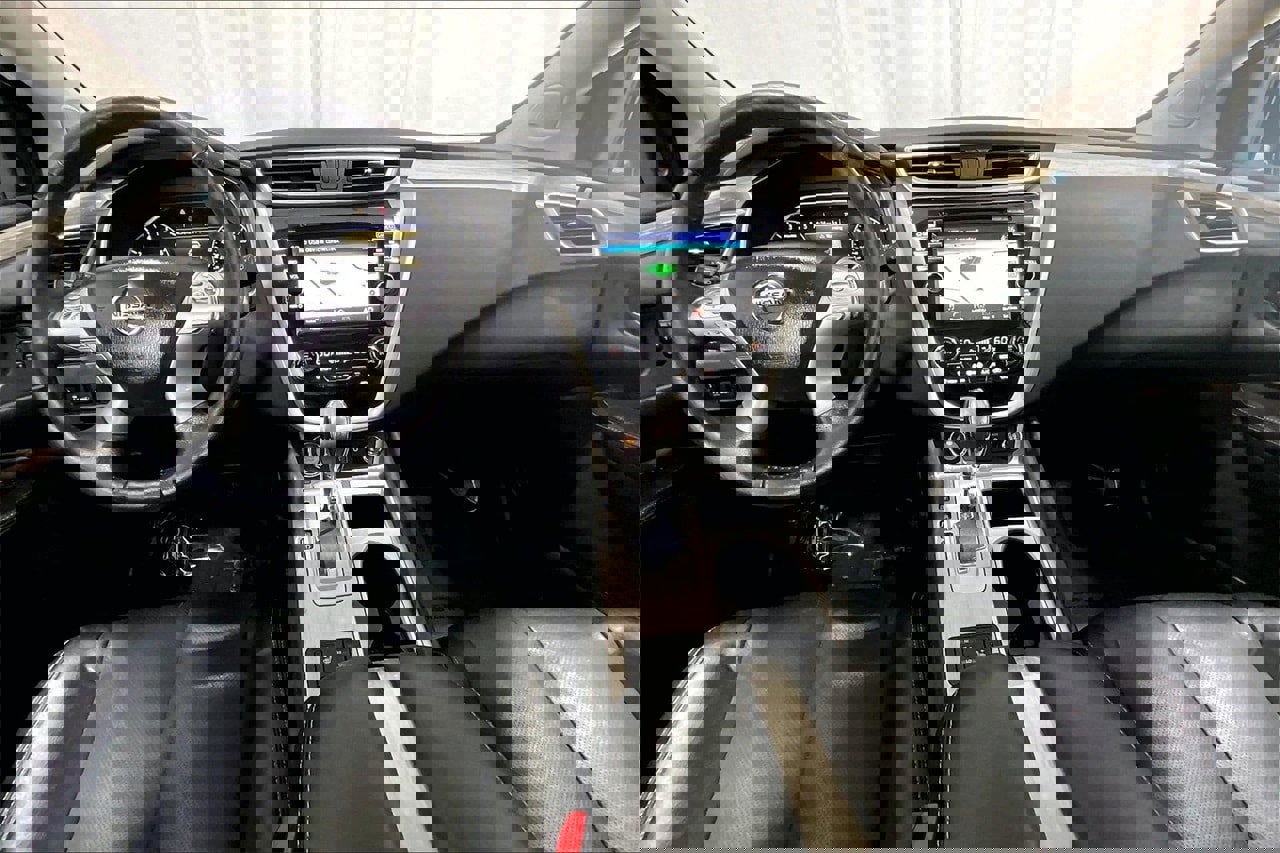 Used 2018 Nissan Murano SL w/ Moonroof Package image 15