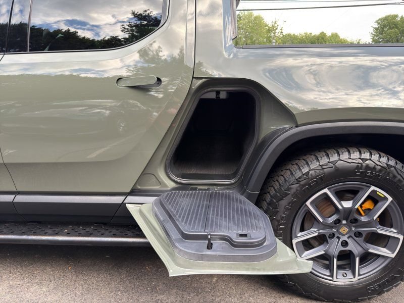 Used 2022 Rivian R1T Launch Edition AWD/4WD image 25