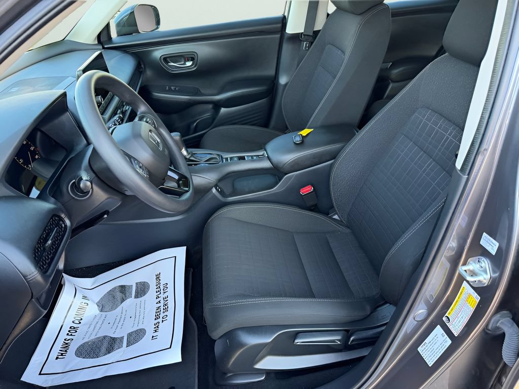 Used 2025 Honda HR-V LX image 18