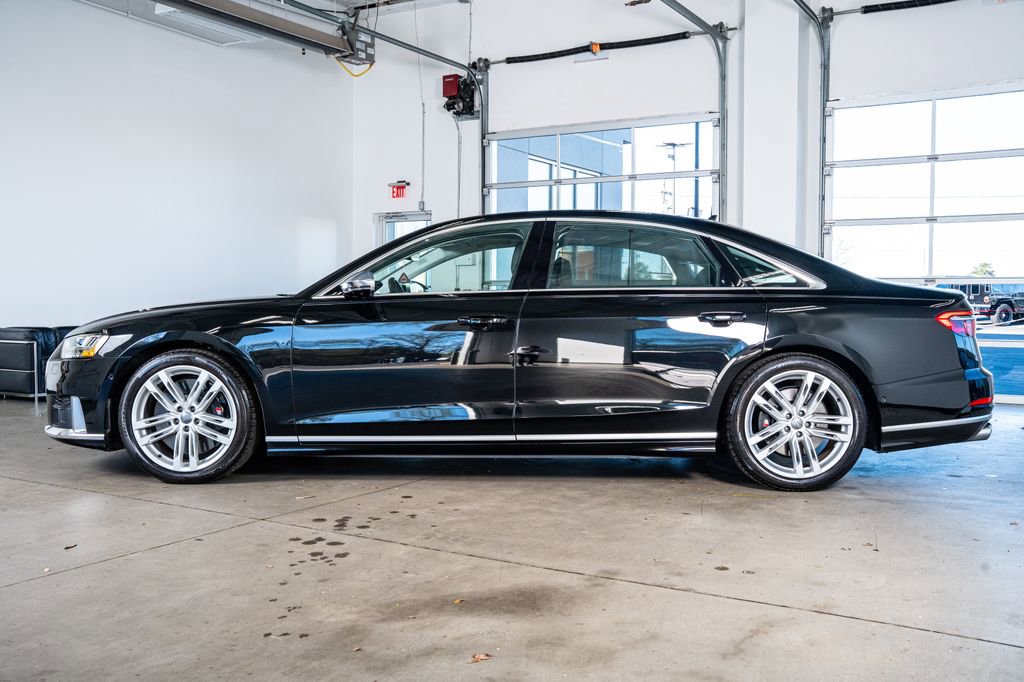 Used 2020 Audi S8 L image 8