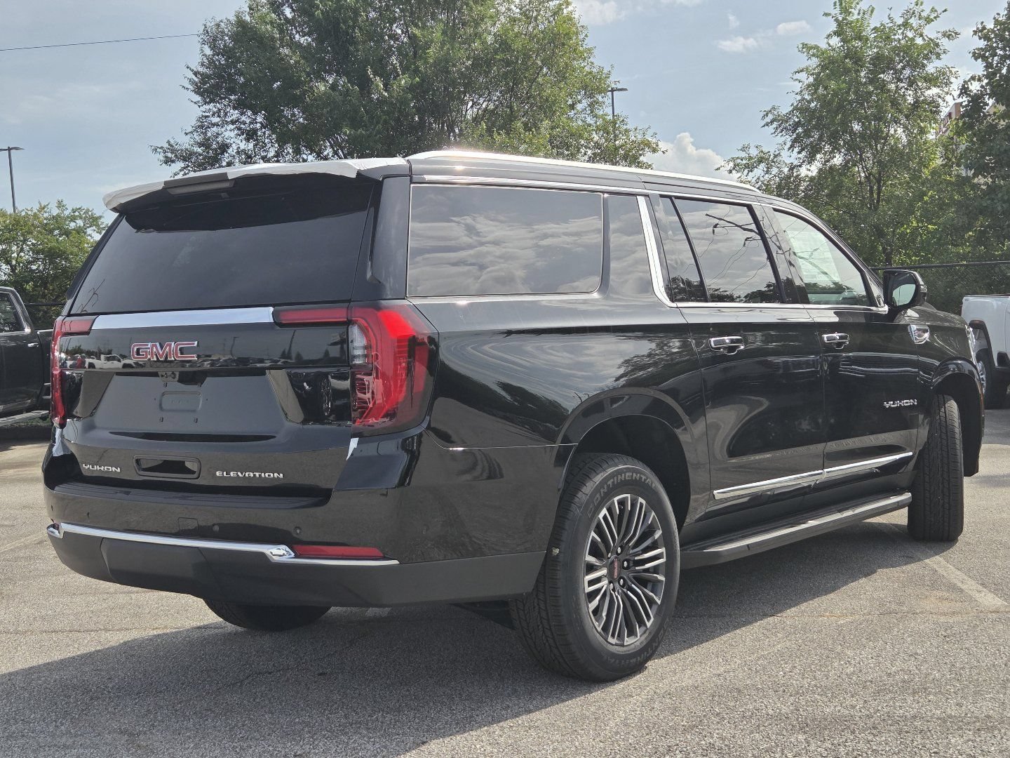 New 2026 GMC Yukon XL Elevation w/ Elevation Premium Package AWD/4WD image 21
