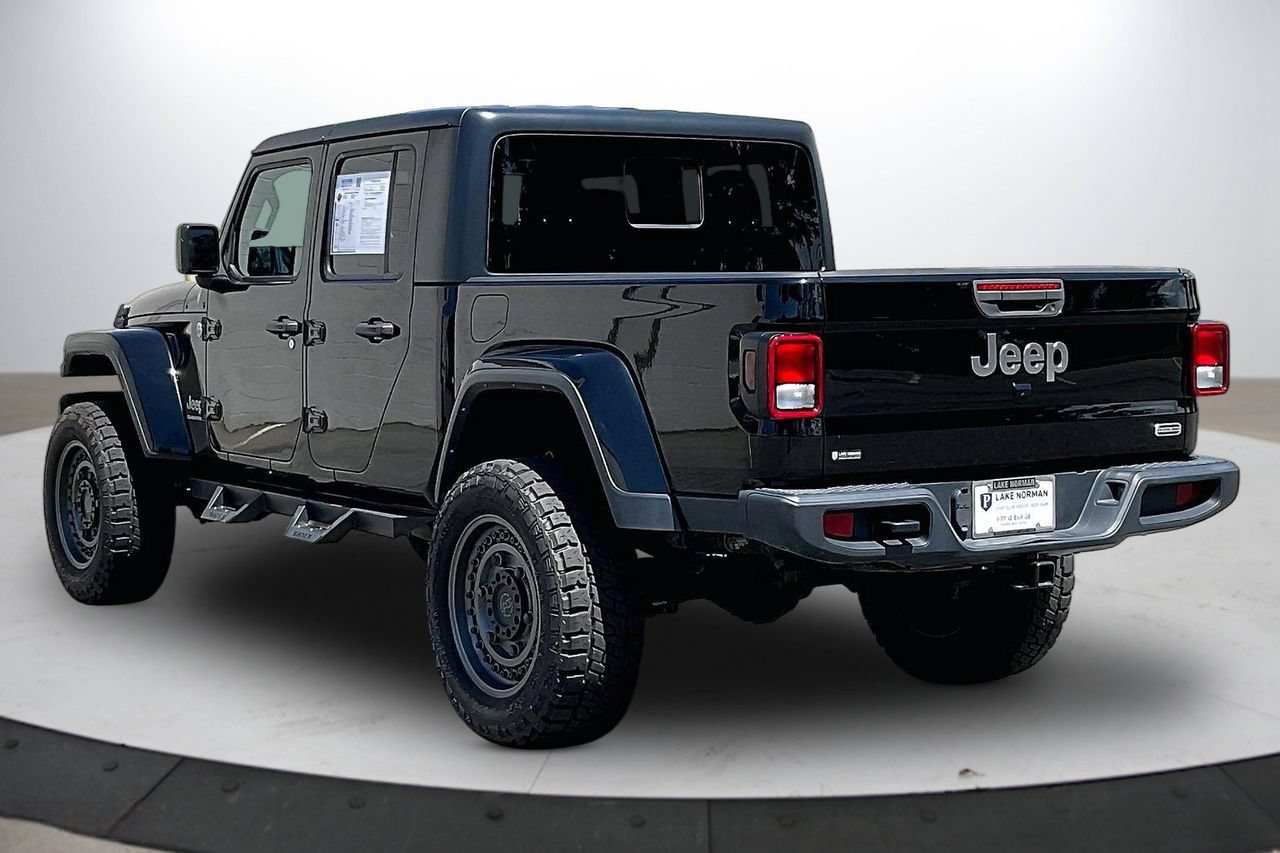 Used 2023 Jeep Gladiator Overland AWD/4WD image 6