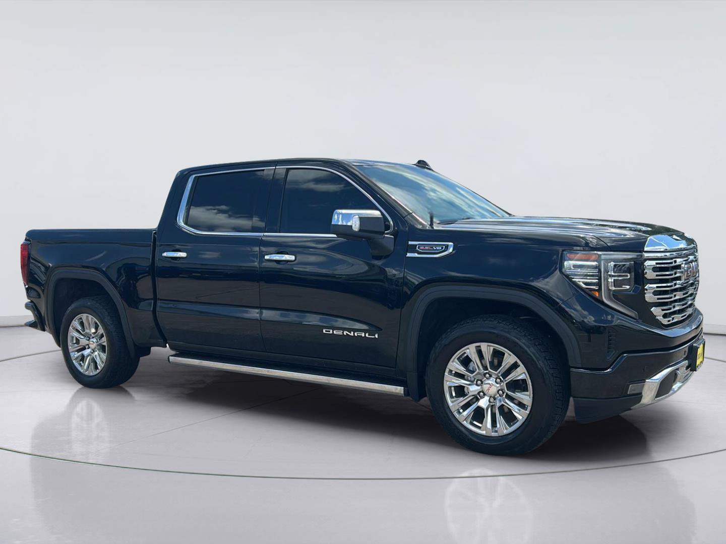 Used 2022 GMC Sierra 1500 Denali AWD/4WD image 3