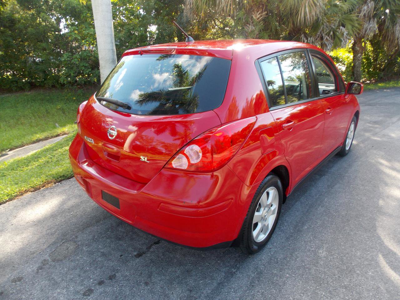 Used 2007 Nissan Versa SL image 7