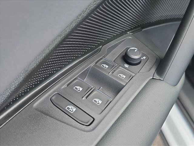 New 2026 Volkswagen Tiguan SE R-Line image 11