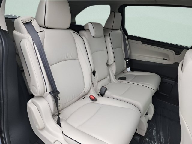 New 2026 Honda Odyssey Touring image 18