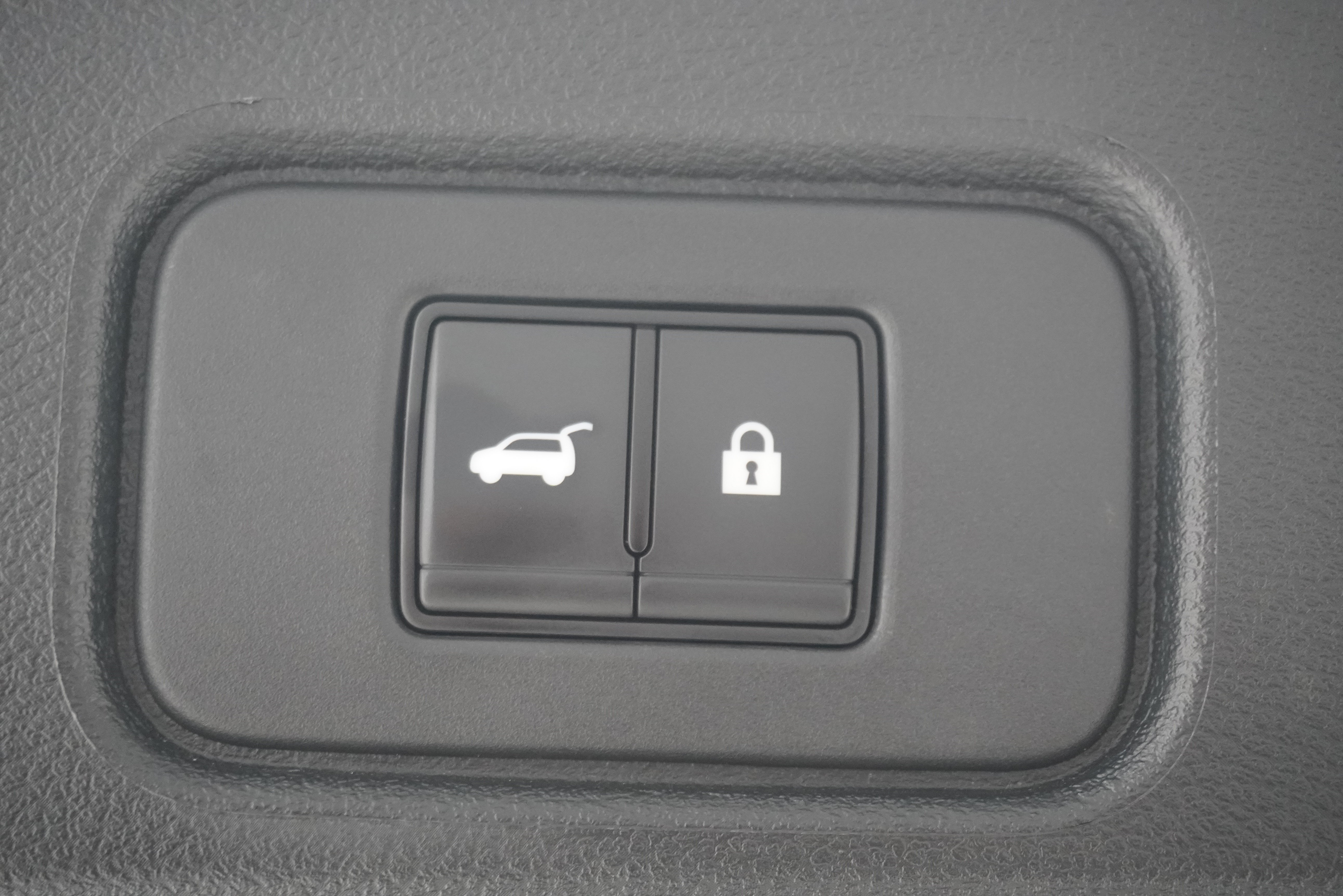 Used 2023 Nissan Pathfinder Platinum w/ Lighting Package (N93) FWD image 36