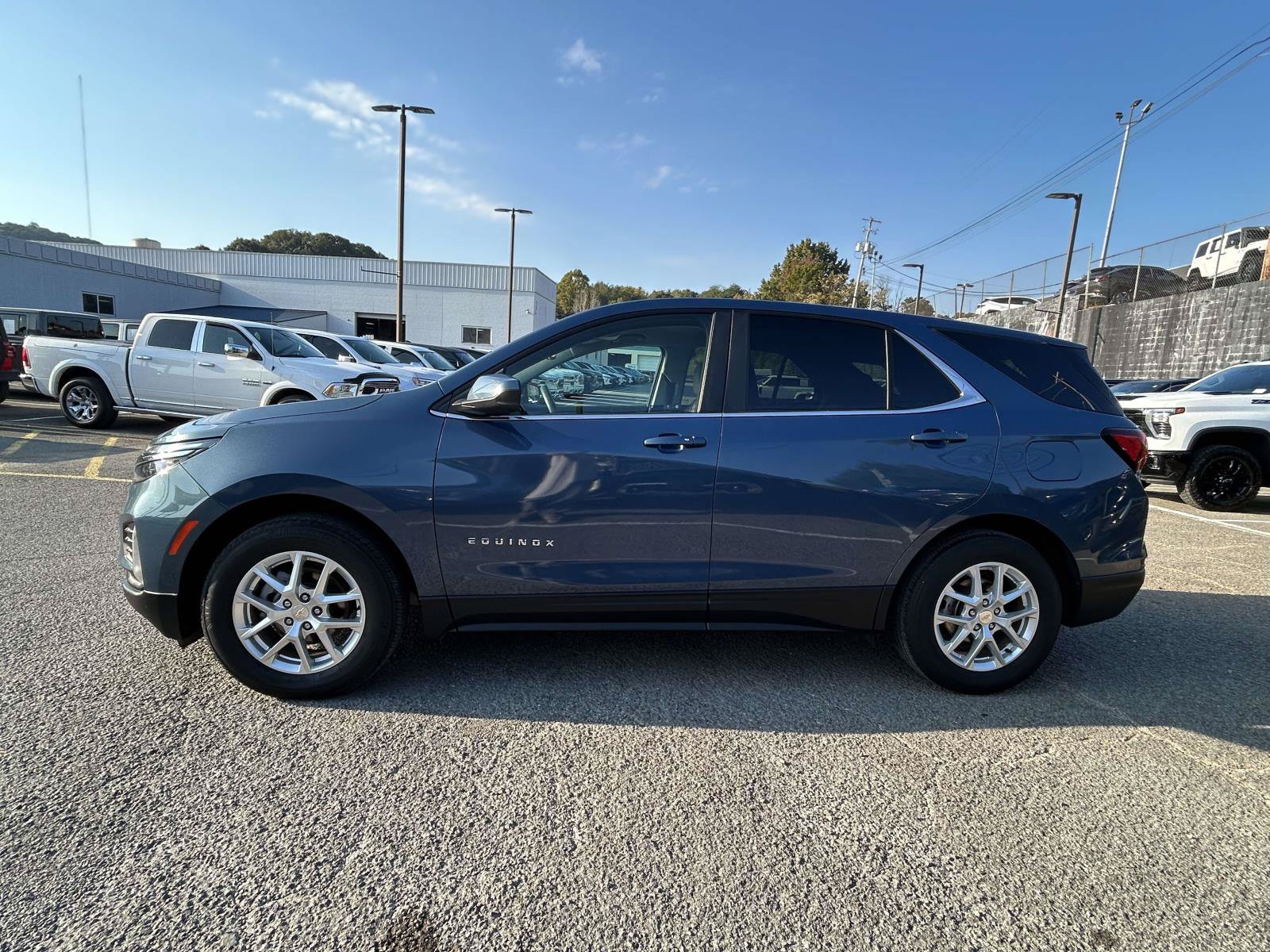 Used 2024 Chevrolet Equinox LT AWD/4WD image 4