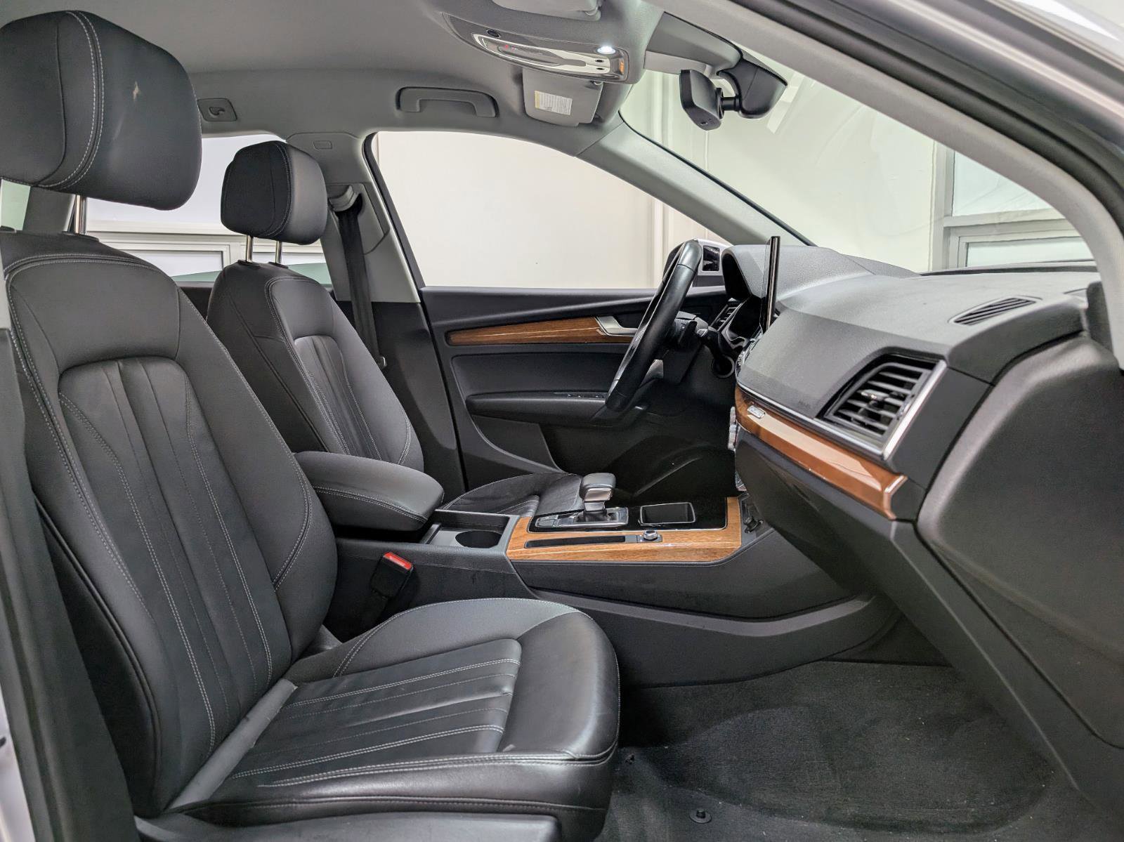 Used 2023 Audi Q5 2.0T Premium w/ Convenience Package image 24