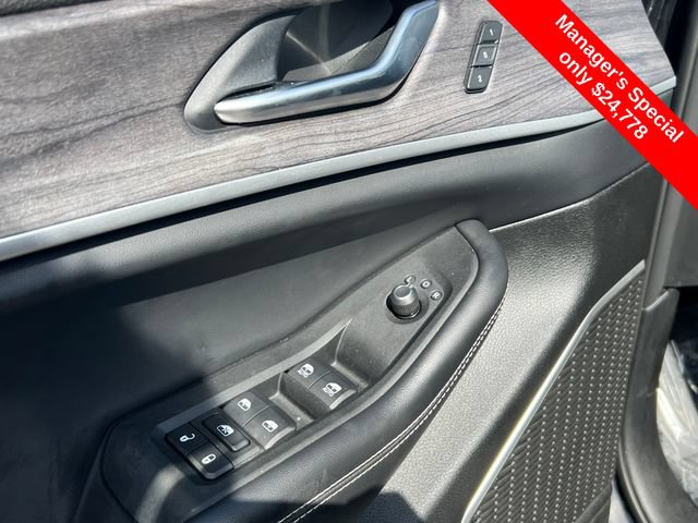 Used 2023 Jeep Grand Cherokee Limited AWD/4WD image 11