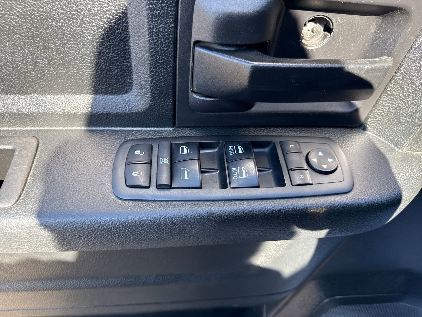 Used 2017 RAM 1500 Express image 11