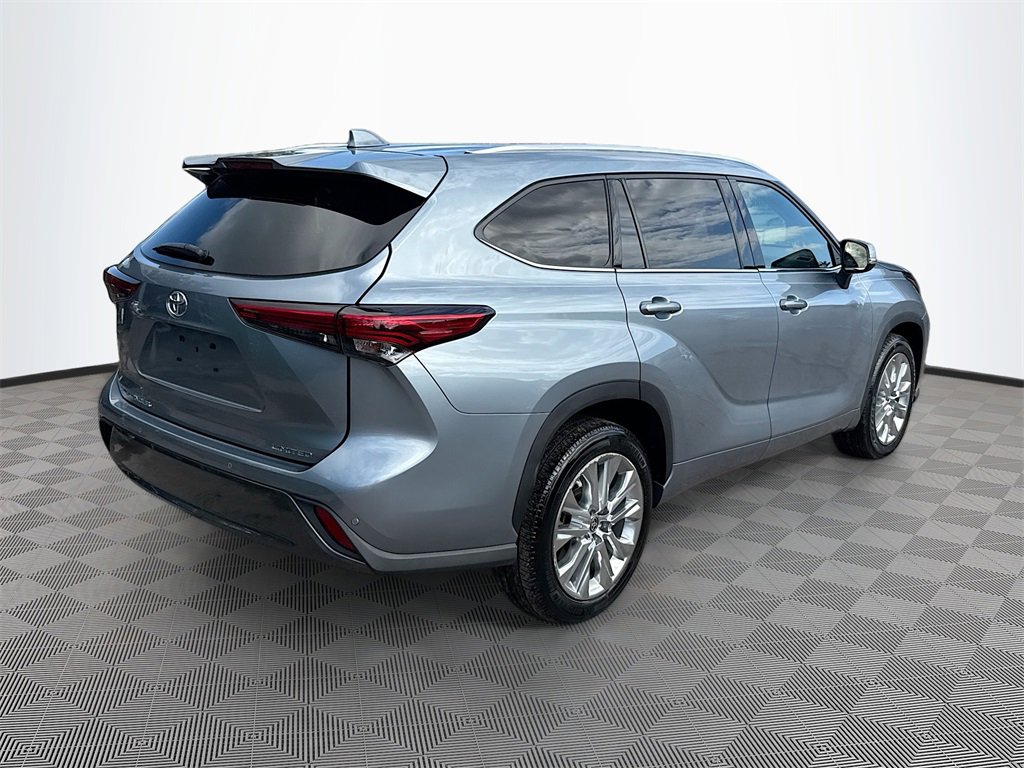 Used 2021 Toyota Highlander Limited image 6