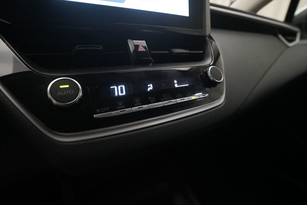 Used 2025 Toyota Corolla LE FWD image 20