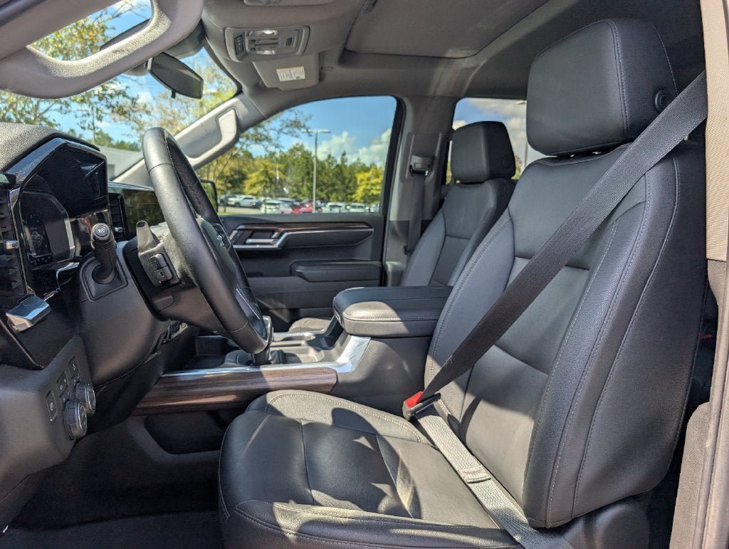 Used 2023 Chevrolet Silverado 1500 RST w/ Convenience Package II AWD/4WD image 10
