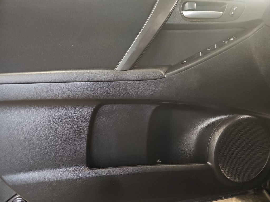 Used 2013 MAZDA MAZDA3 i Sport FWD image 12