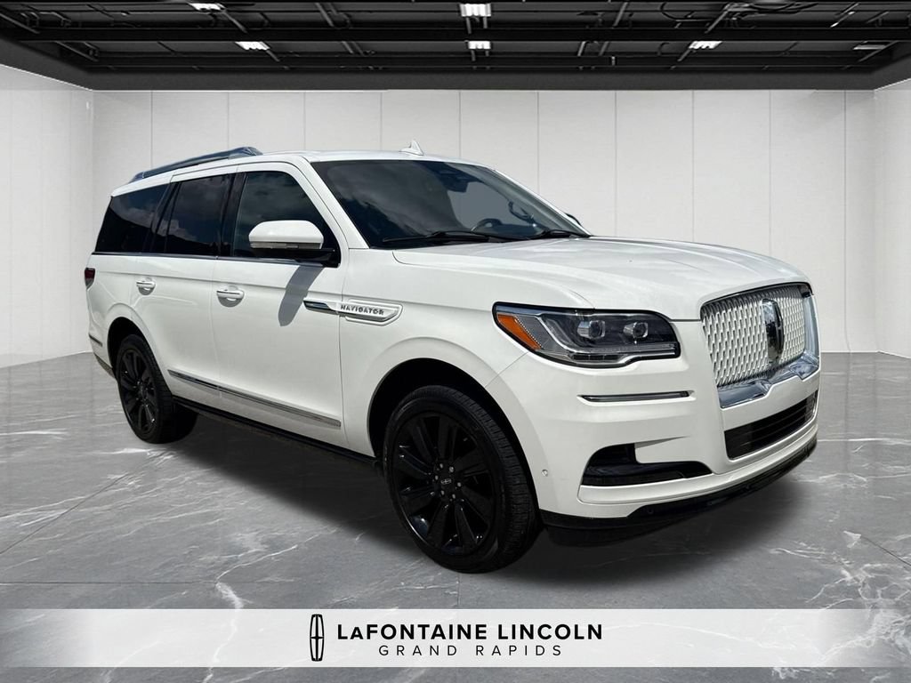 Certified 2023 Lincoln Navigator Reserve AWD/4WD image 7