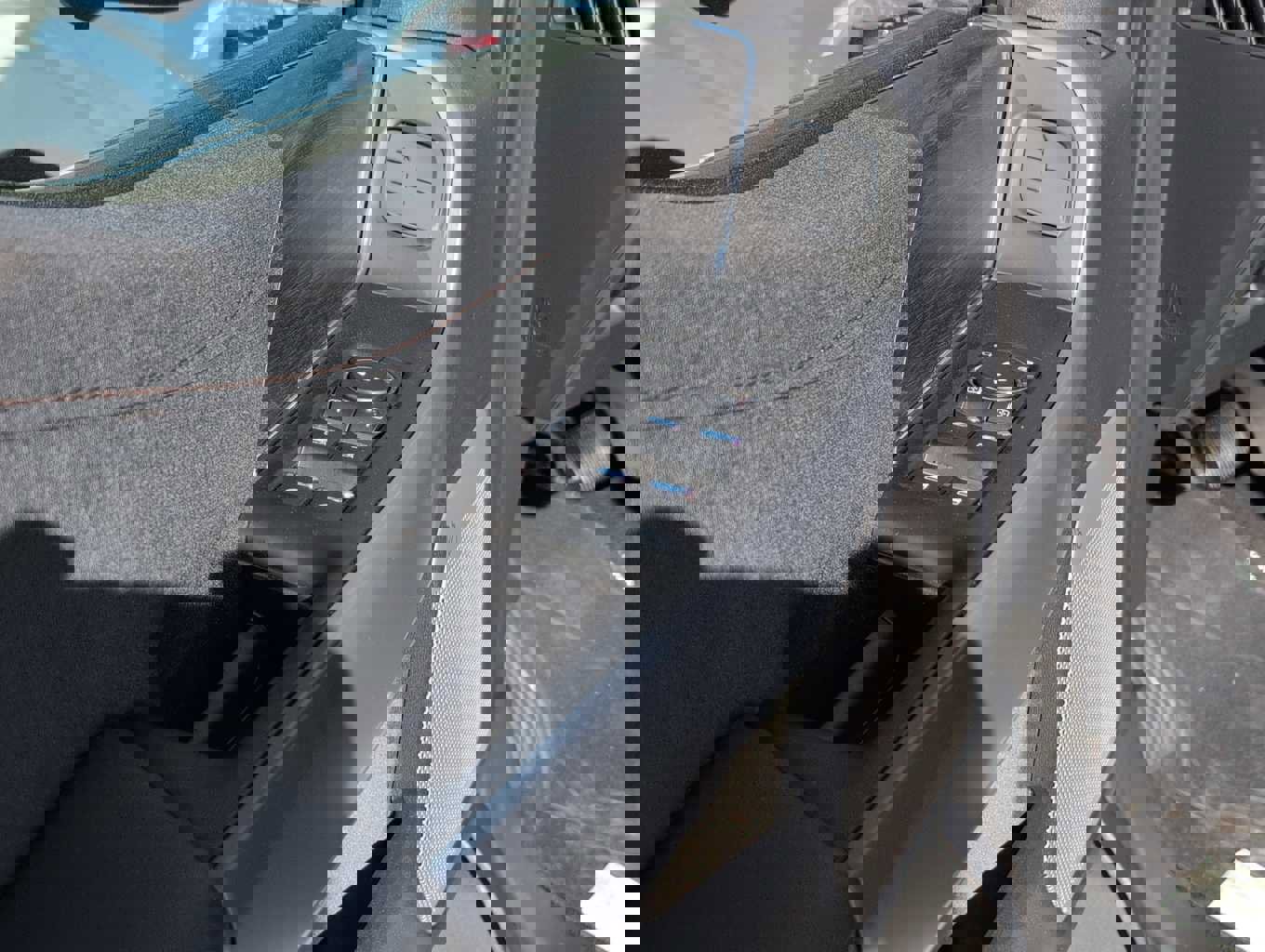 New 2025 Ford F150 Lariat w/ Equipment Group 501A Mid image 6