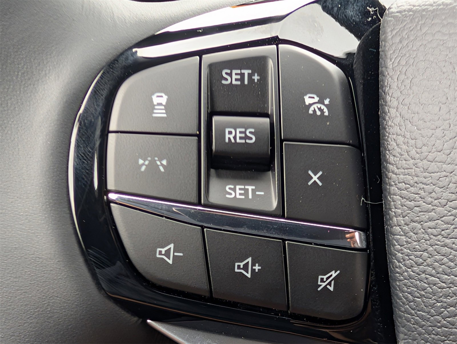 New 2026 Ford Explorer Platinum image 24