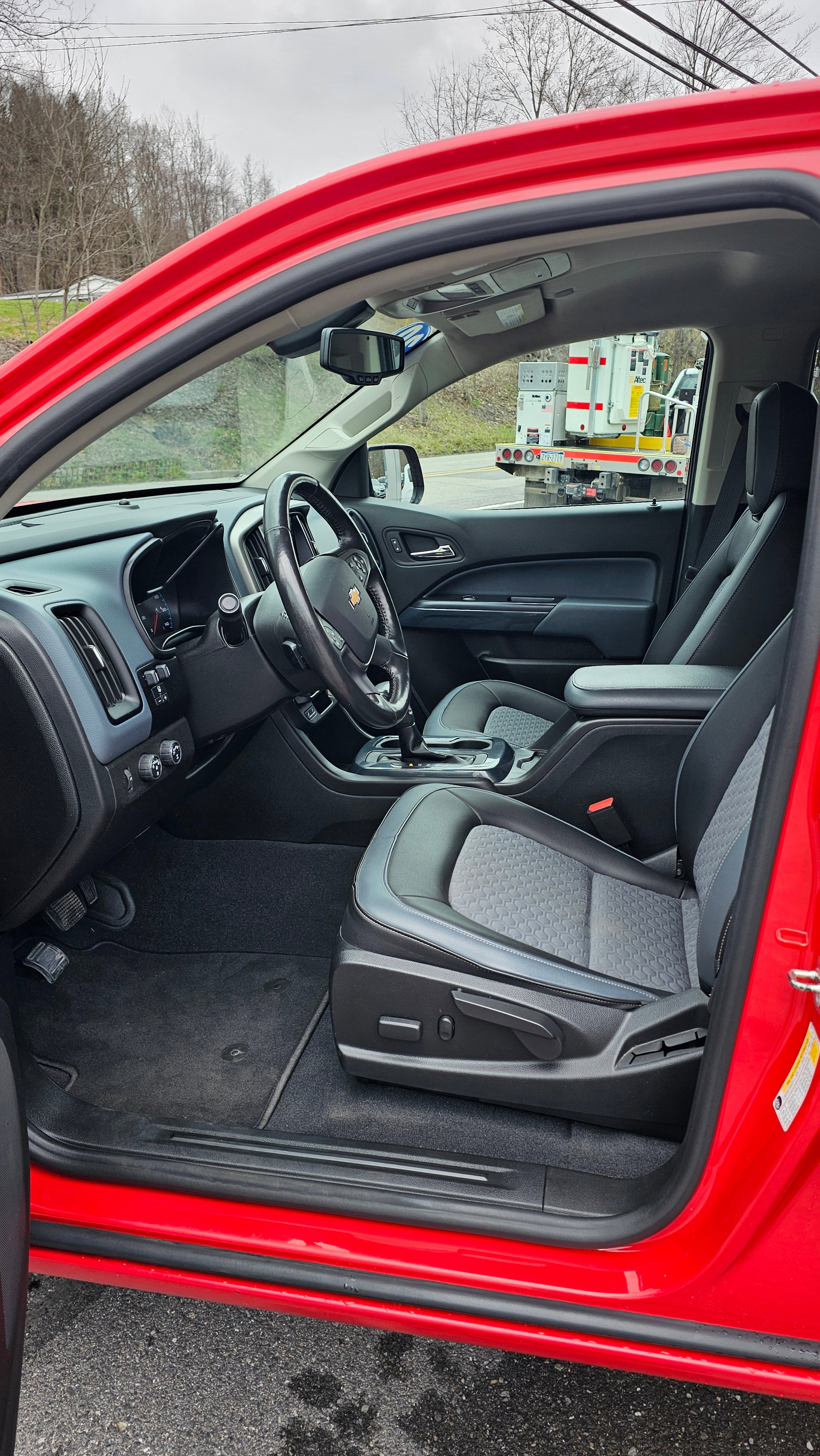 Used 2020 Chevrolet Colorado Z71 image 17