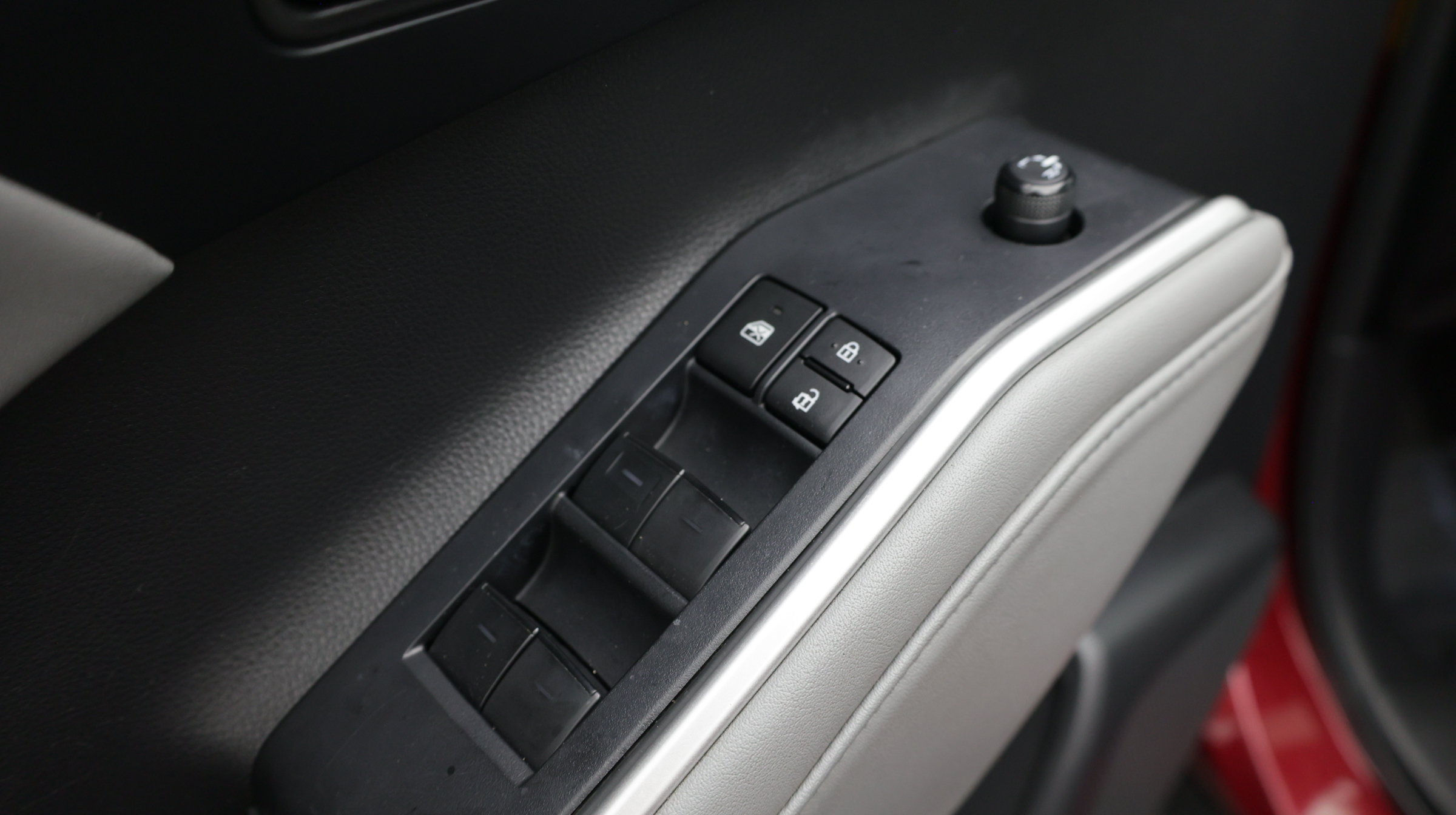 Used 2022 Toyota Highlander XLE FWD image 18