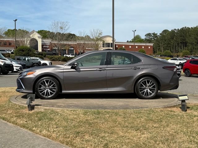 Used 2022 Toyota Camry XLE image 4